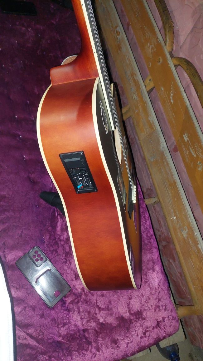 Gitara sotilad srochna