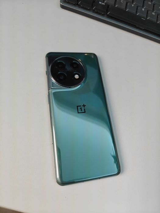 OnePlus 11, 16gb + 256gb, спукан екран