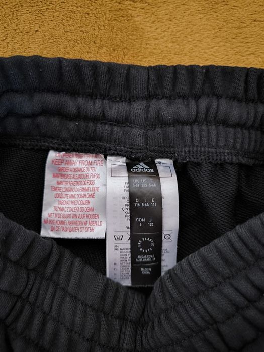 Pantaloni și bluza adidas/Zara 110-116