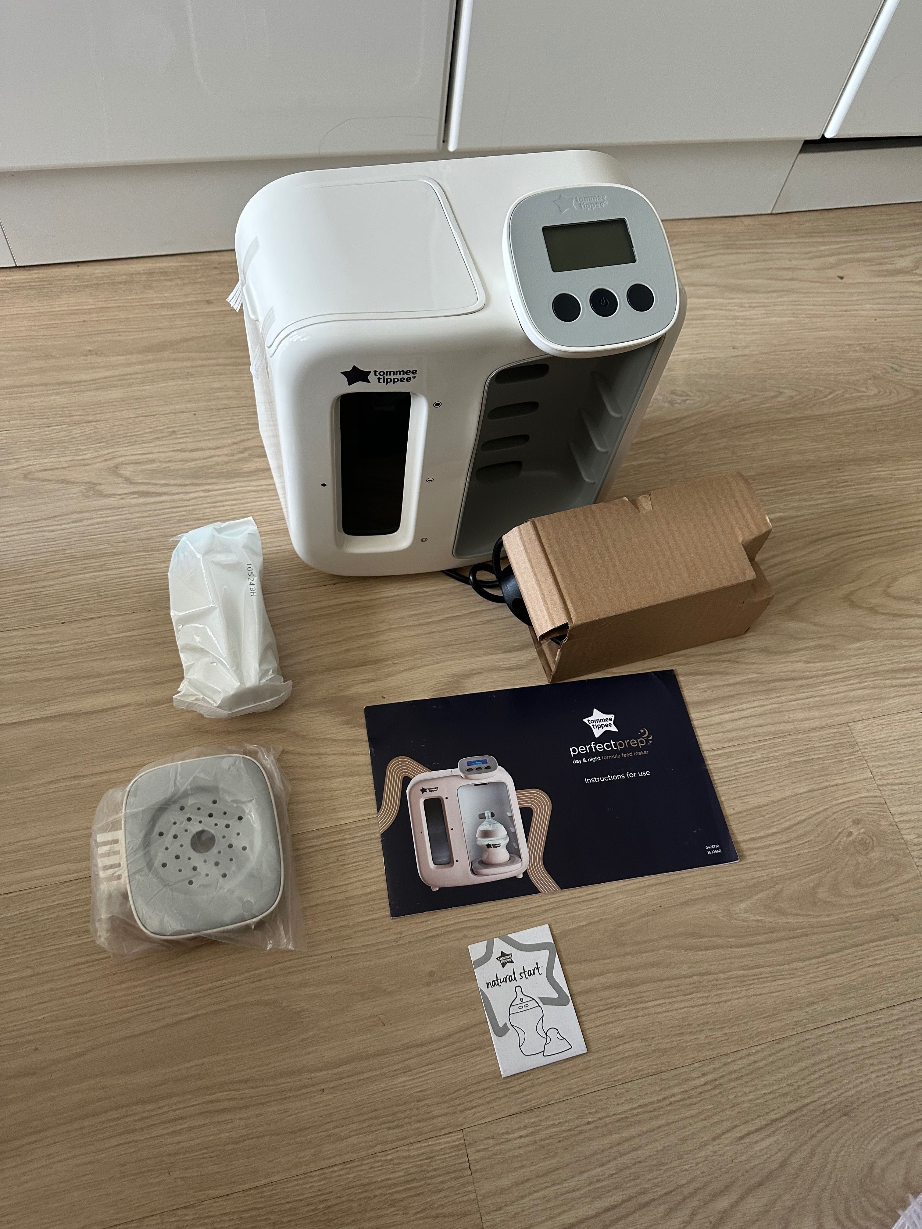 Машина за адаптирано мляко  Tommee Tippee Perfect Prep Day & Night