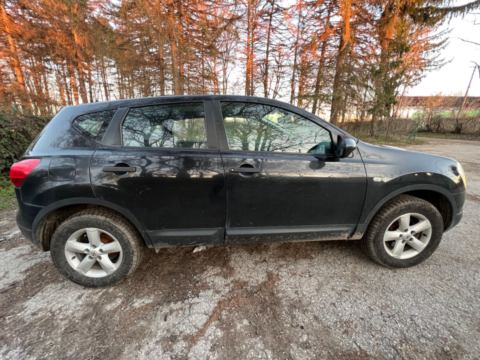 На части Nissan qashqai 1.6 бензин 2009 година