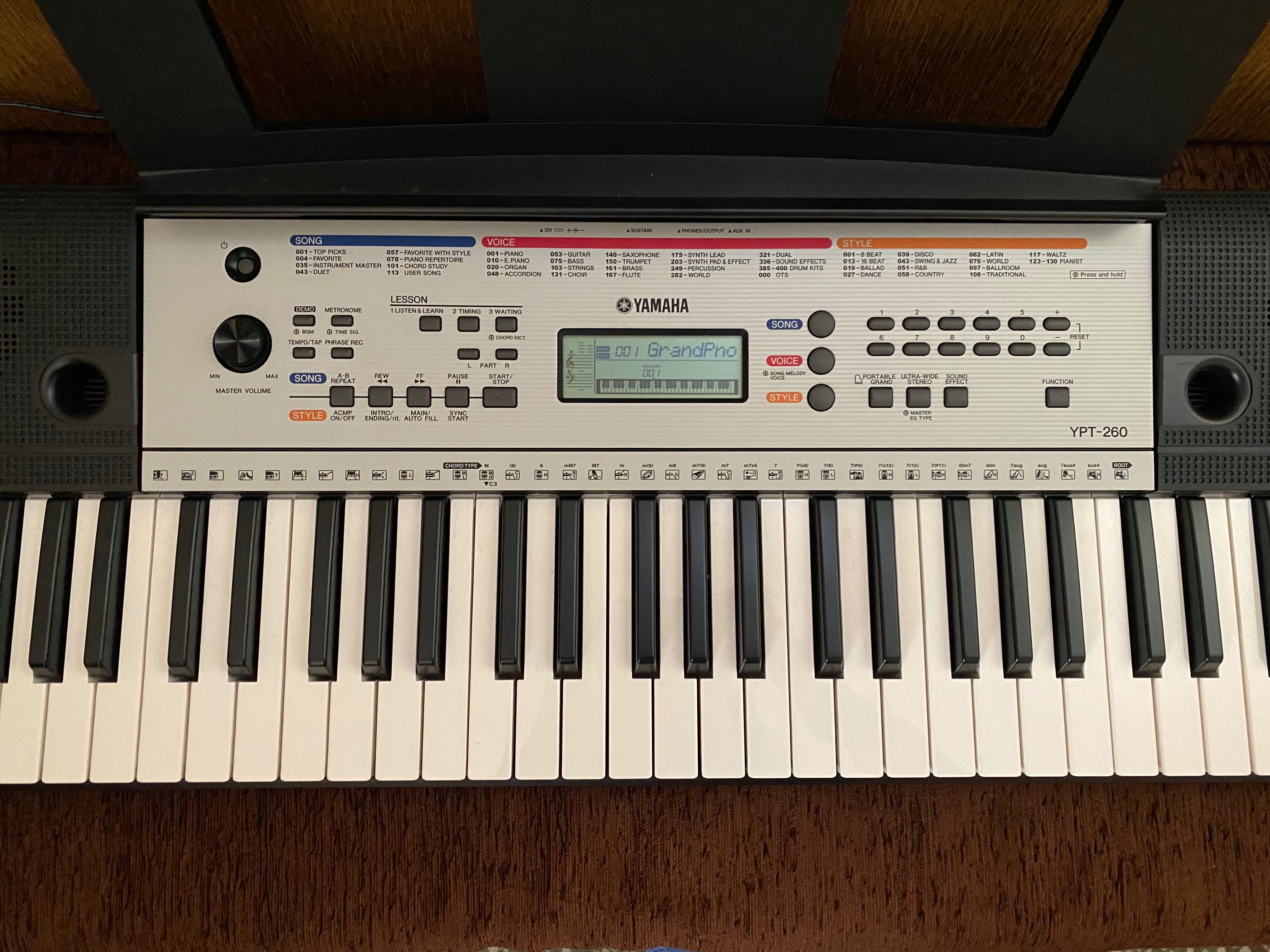 Синтезатор - Yamaha 260