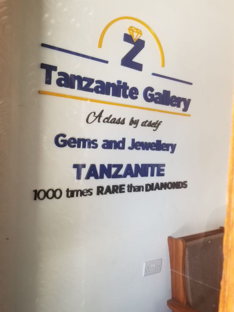 Обеци с танзанити (tanzanite) !