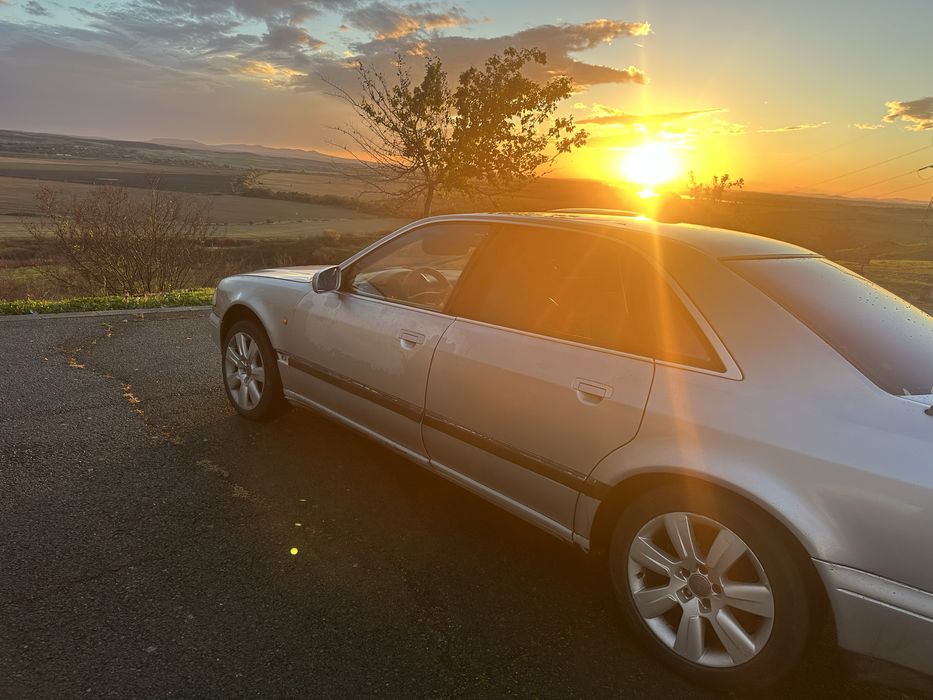 Audi A8 Quattro 4,2 Бензин/Газ