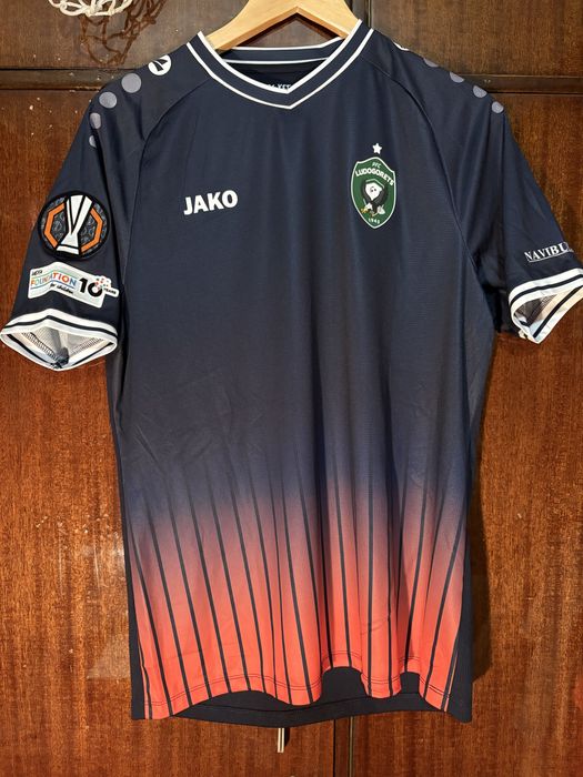 Мачова фанелка на Ерик Биле Лудугорец със автограф