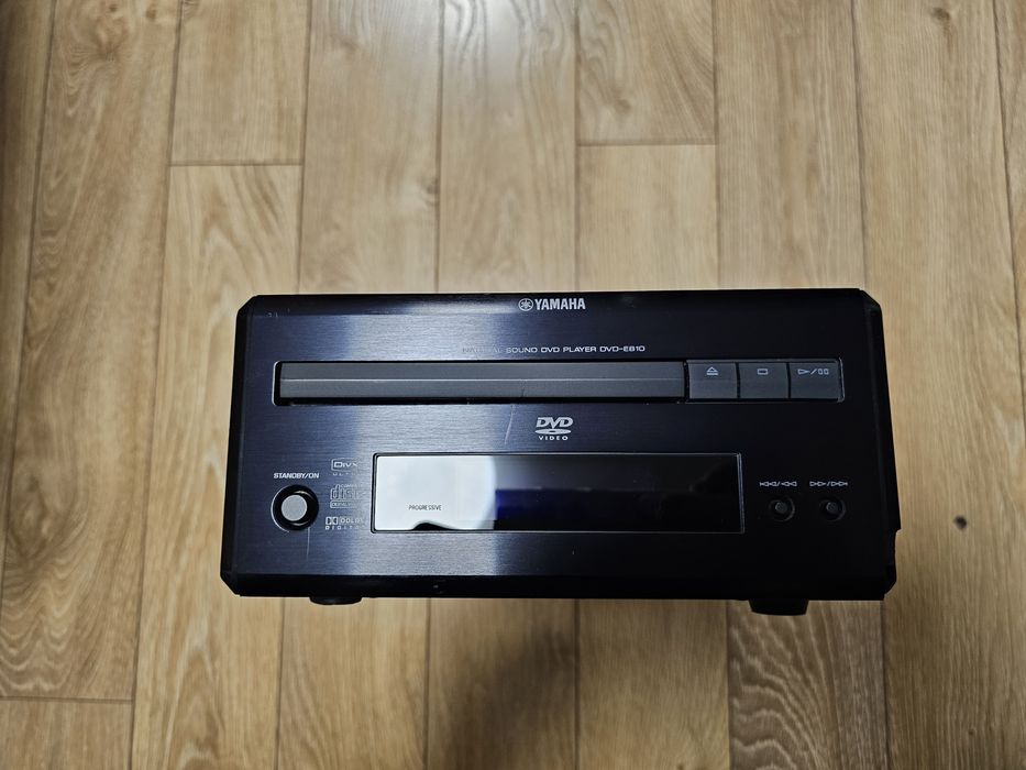 DVD Yamaha E810.
