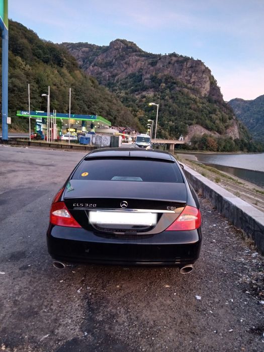 Vând Mercedes cls