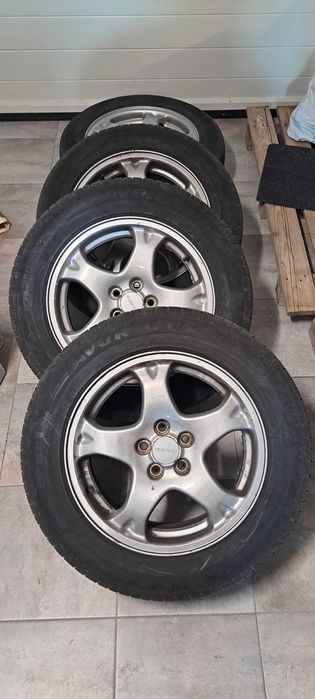 Оригинални джанти Subaru 16ки със зимни гуми