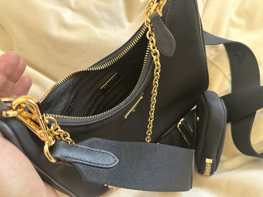 Prada сумка оригинал в идеальном состояний .