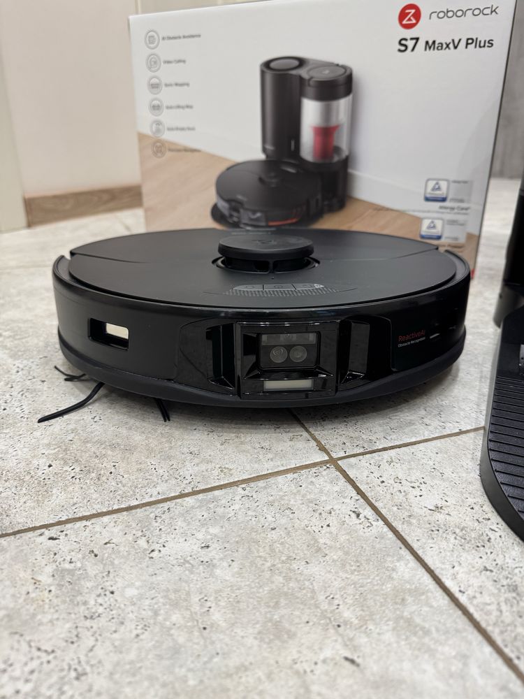 Робот прахосмукачка Roborock S7 MaxV+ Моп и почистваща станция
