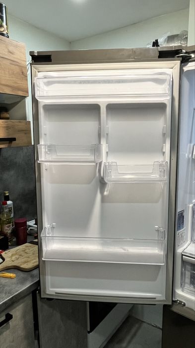 Хладилник Samsung с фризерно отделение