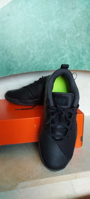 Нови оригинални дамски маратонки Nike