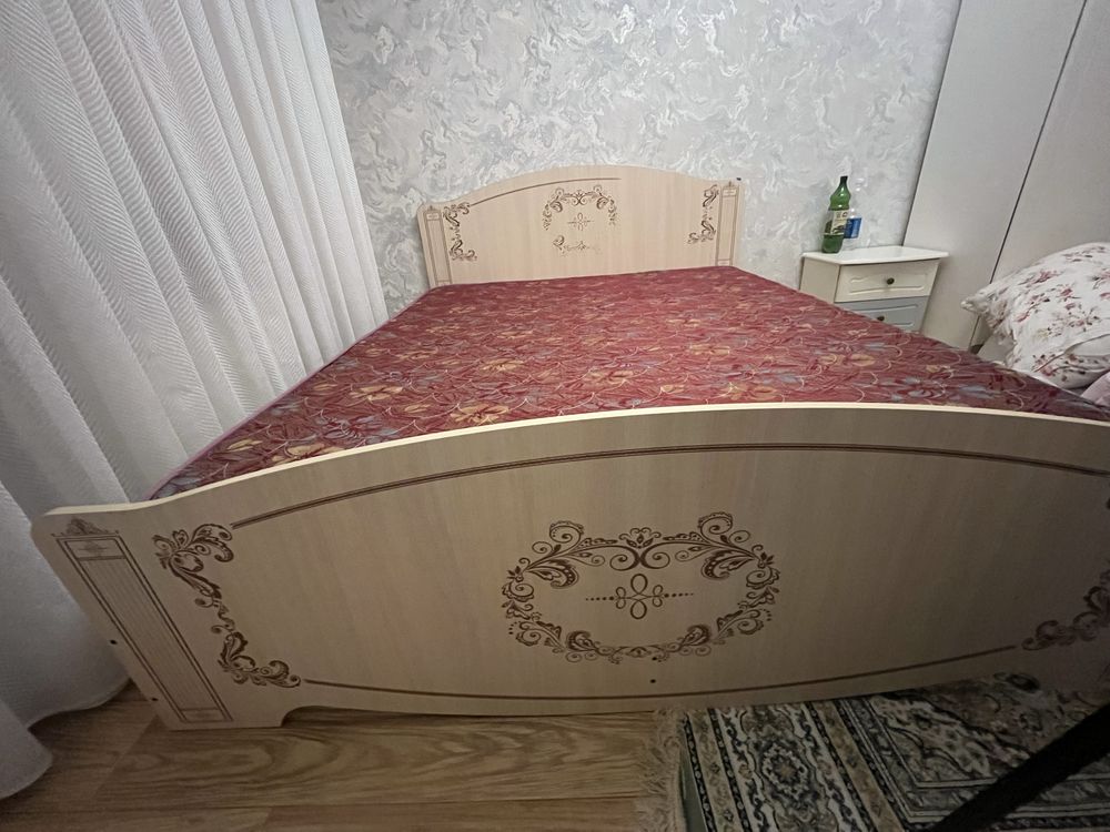 Продам двухспальную кровать
