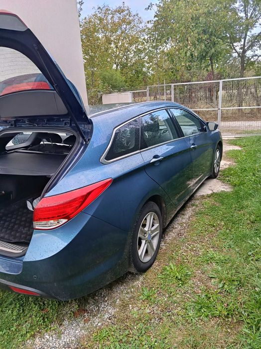 Hyundai i40, benzina