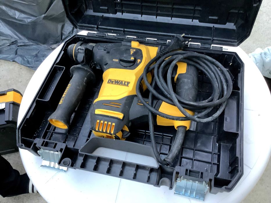 Dewalt D25333KQS / Bosch 2400DBH
