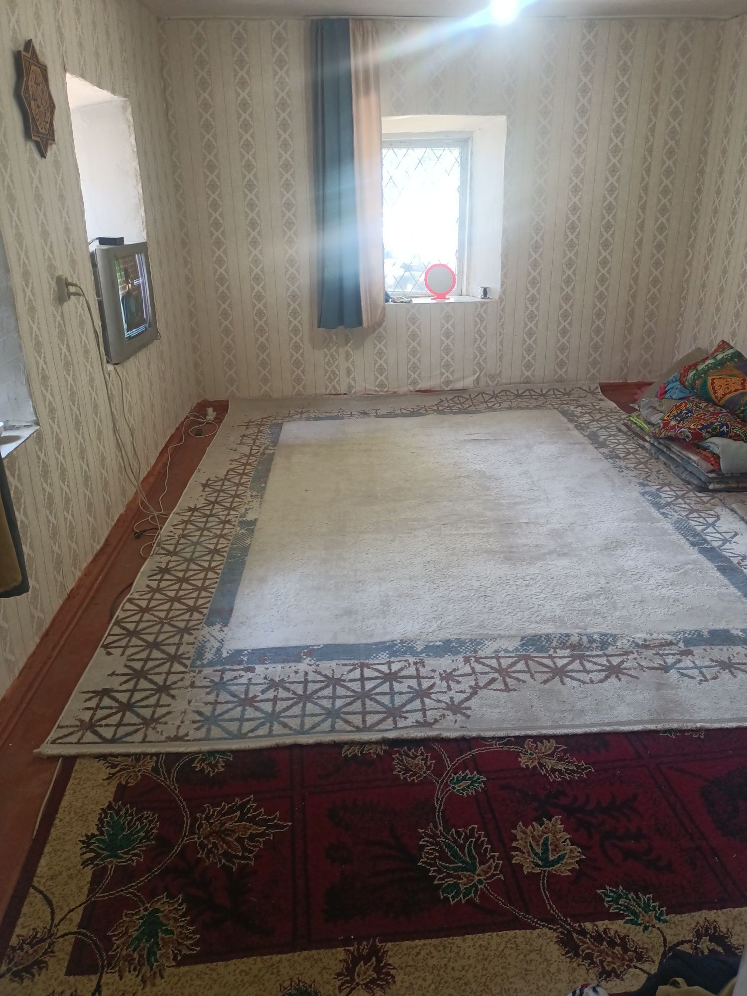 Продам Дом с бутиков срочно