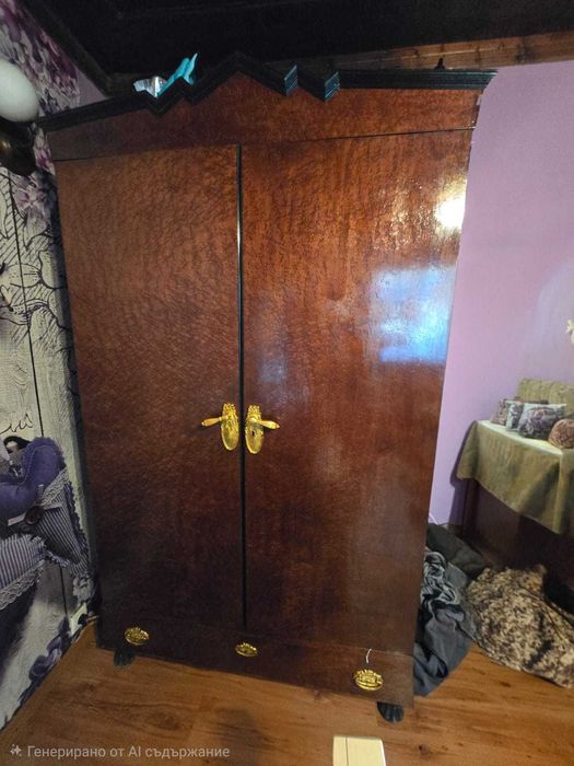 2 Гардероба от орех стариини и една тоалетка от орех