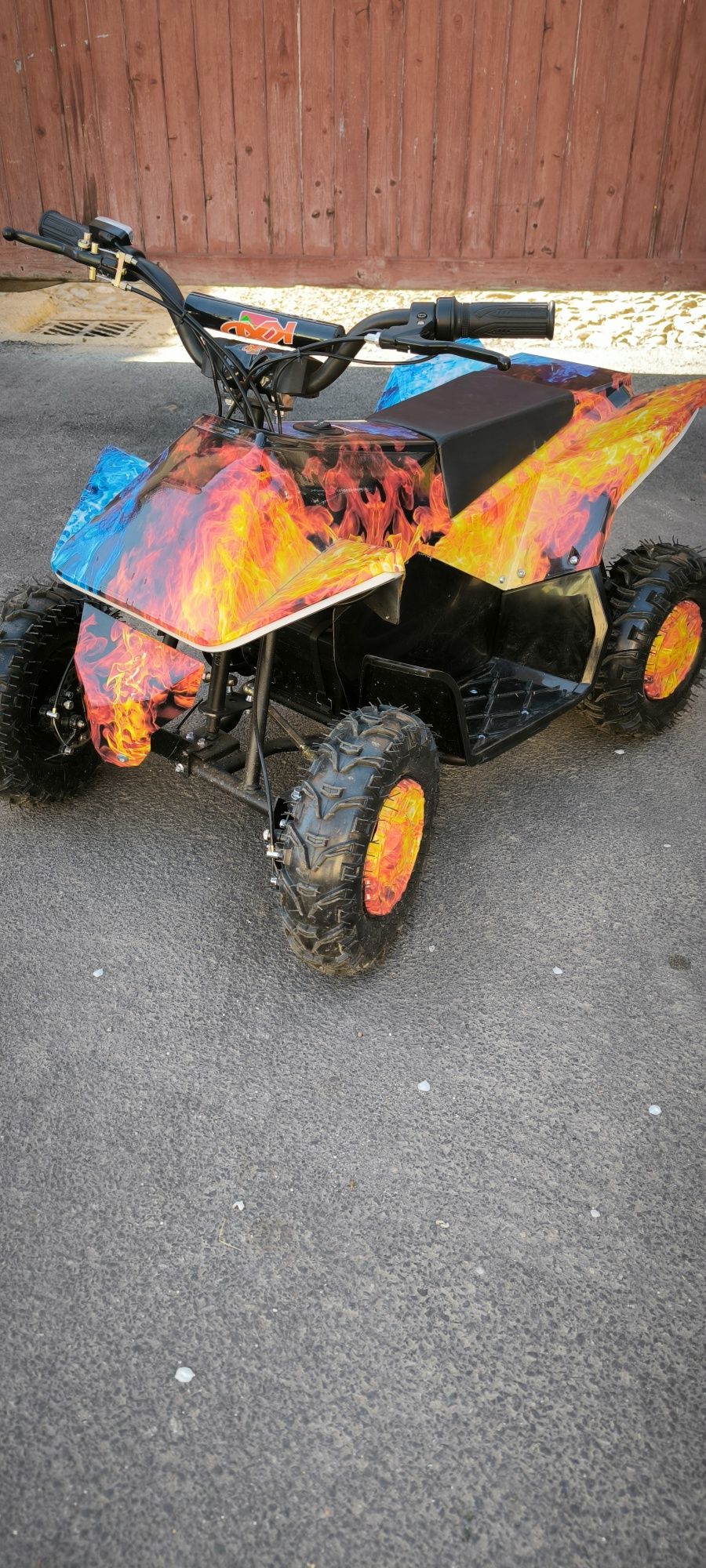 Vând ATV electric model TESLA