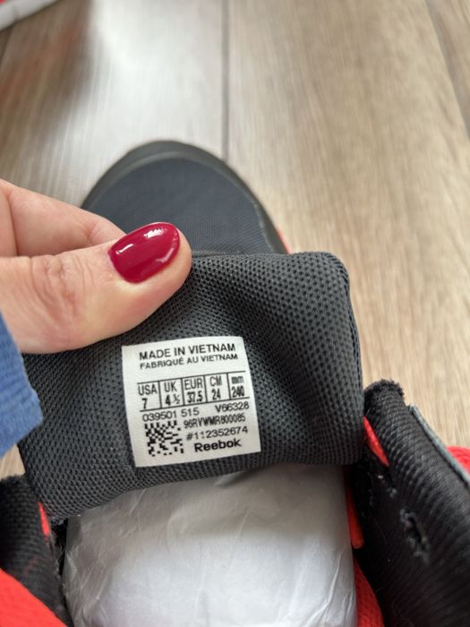 Дамски маратонки Reebok, номер 37,5