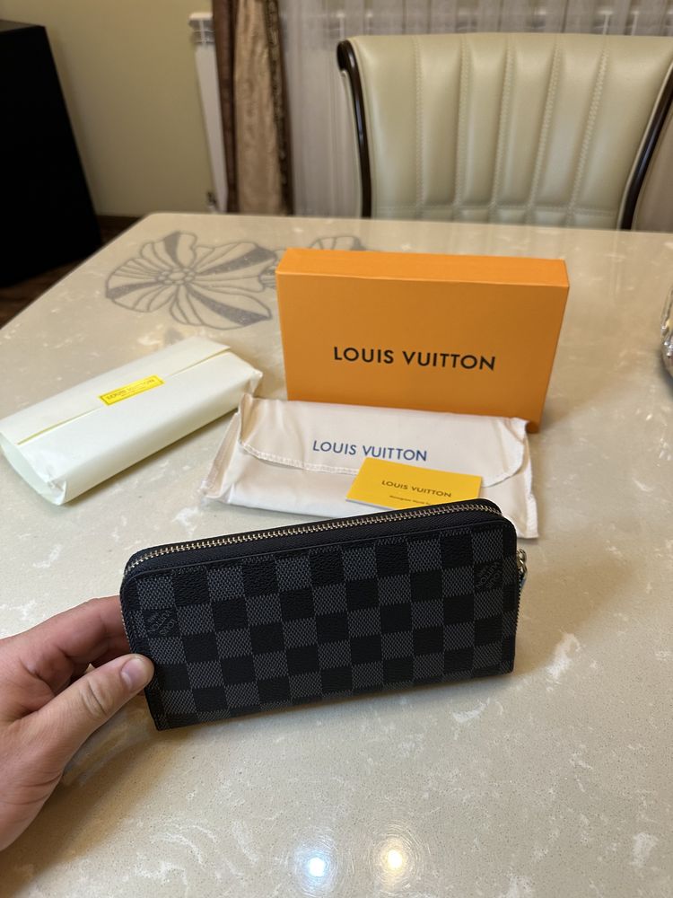 Portofel Louis Vuitton Piele Black Full Box Cod interior