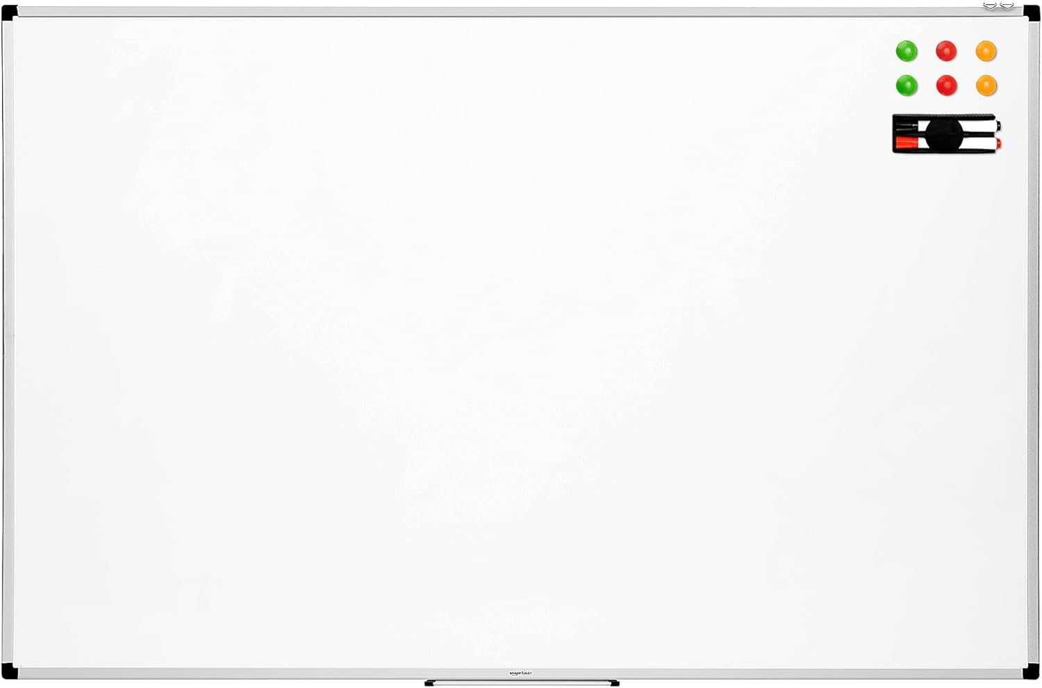 Магнитна бяла дъска Amazon Basics за сухо почистване с поставка