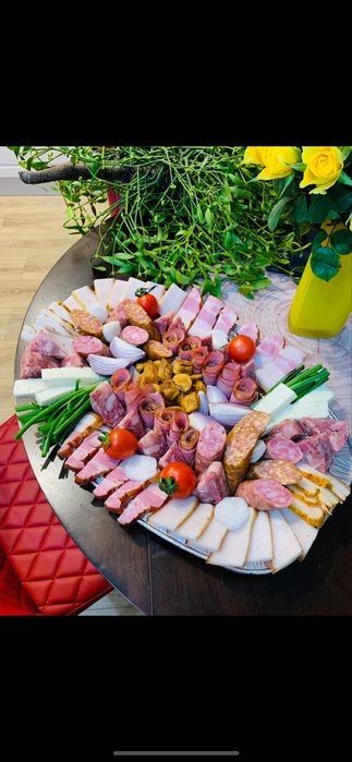 Platouri aperitive de Craciun- bogate, festive, facute in casa