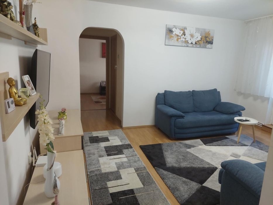 Vand apartament 3 camere Micalaca-Orizont