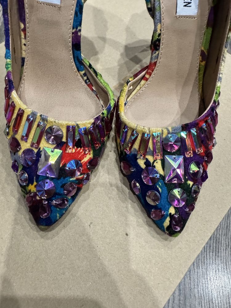 Обувки steve madden номер 37