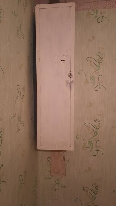 Металлический шкаф