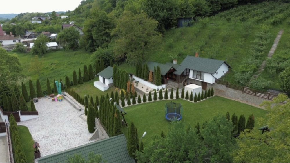 Vand casa cu teren 1100 mp~toate facilitatile~zona linistita !