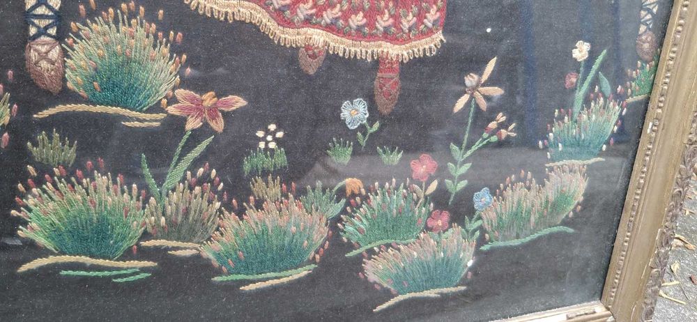 Стара картина с рамка, изтъкана от конци (гоблен)
