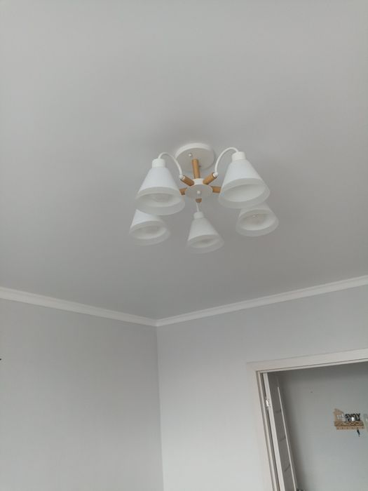 Продам люстру в хорошем состоянии