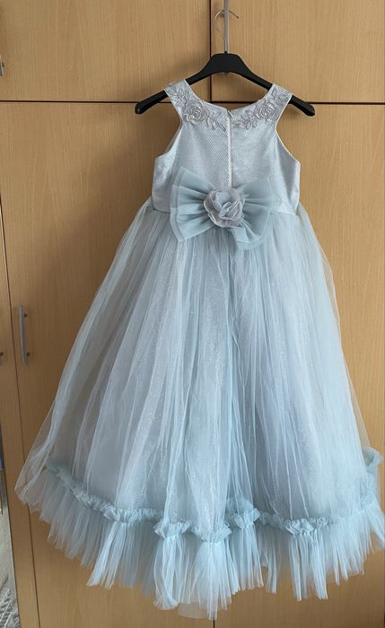 Синя рокля с панделка