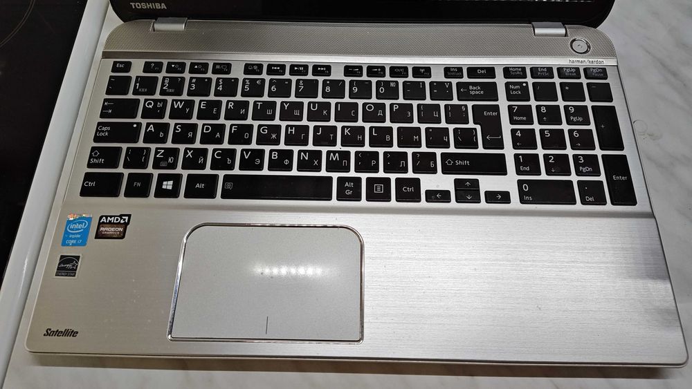 Лаптоп TOSHIBA SATELLITE P50-B-10V за части или ремонт
