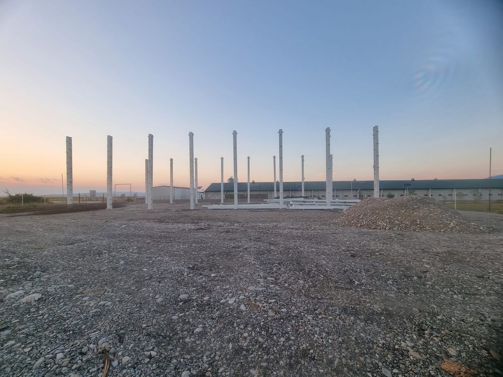 Fabricam si montam structuri metalice - hale, poduri, pergole