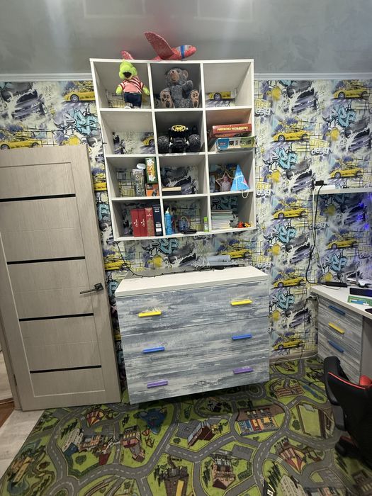 Комод подвесной две расцветки, состояние хорошее