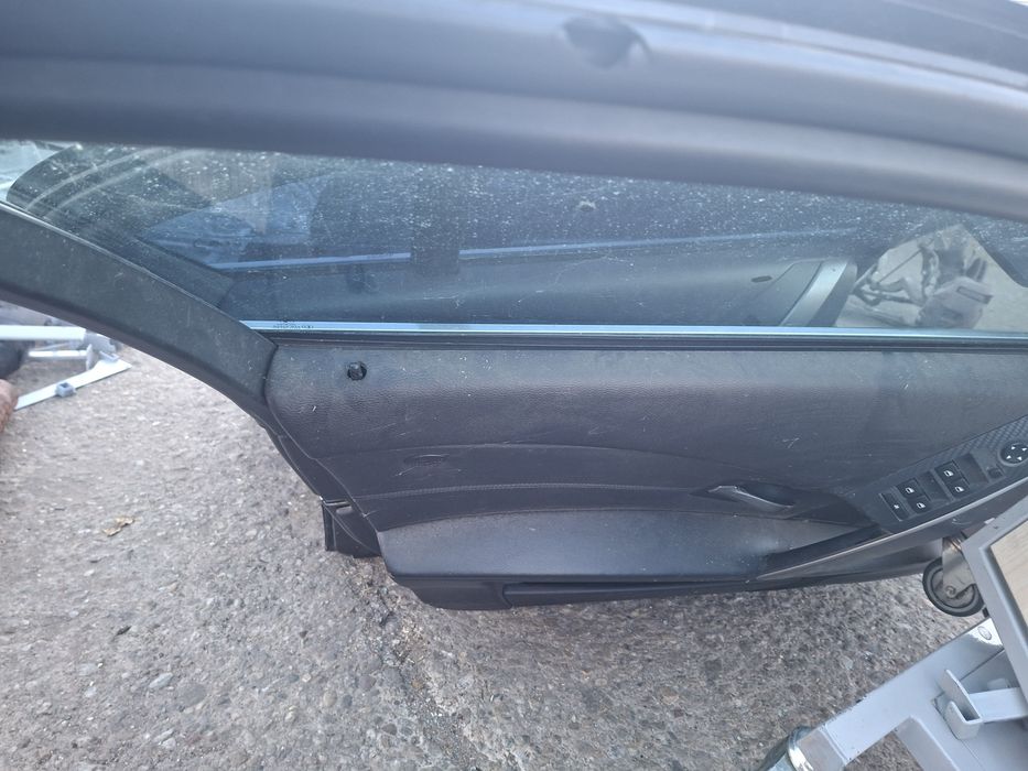 Usi E60 negru complete cu tot cu cu interior sau fara