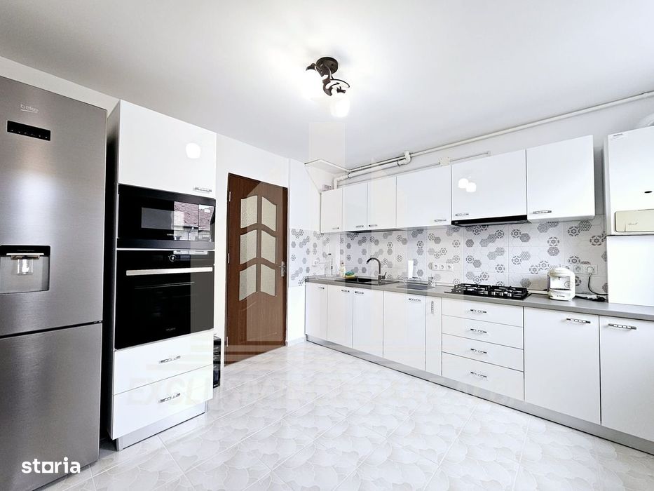 Apartament cu 2 camere decomandate de vanzare, Cetate