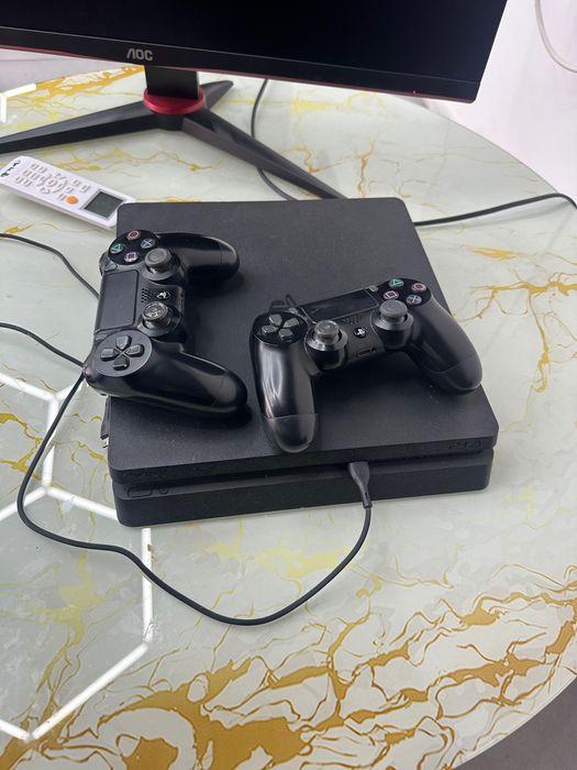 PlayStation 4 Приемам и бартер за 5