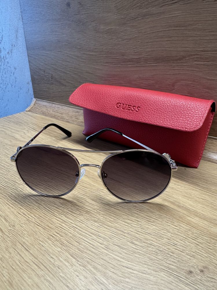 Слънчеви очила Guess