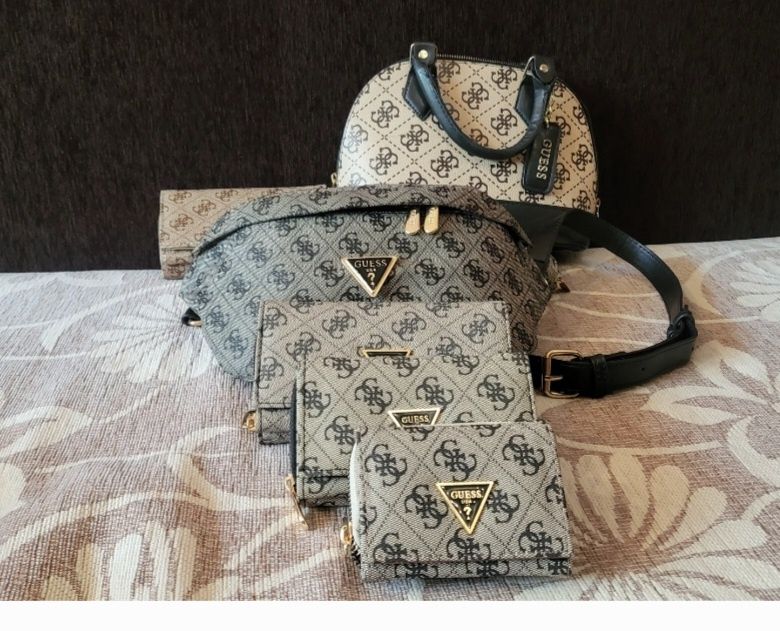 Портмонета Guess от 20 до 25 лв.