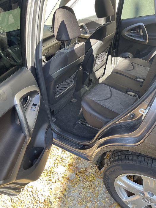 De vanzare TOYOTA RAV 4 din 2010 4x4.,