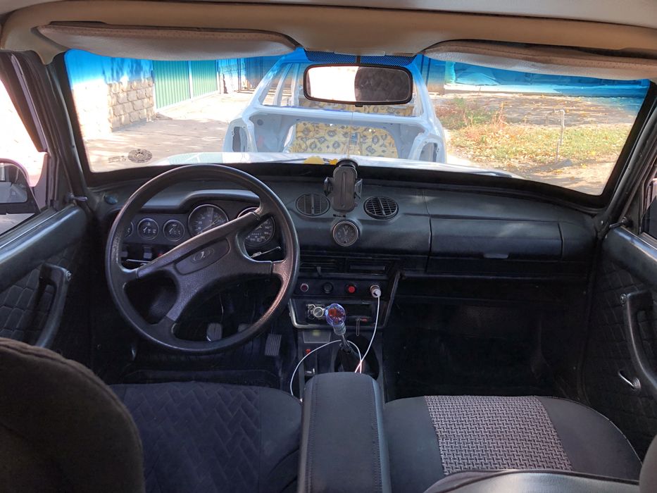 Vaz 2106 sotiladi