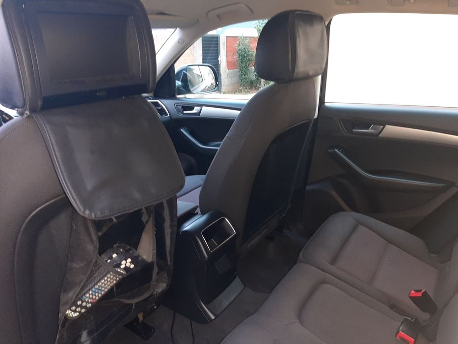 Vand Audi Q5 negru