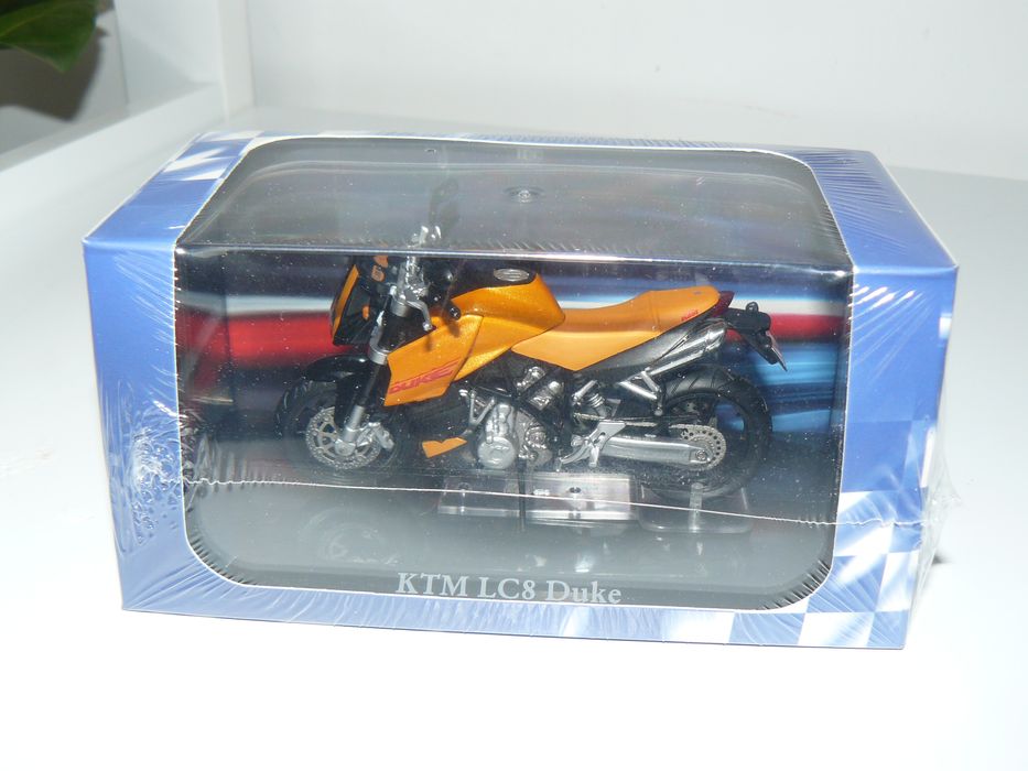 Macheta Moto KTM LC8 DUKE, Noua,Scara 1:24,Brand Atlas Collection