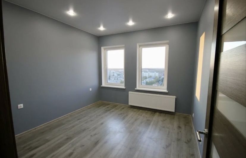 Покраска стен покоейка обоев