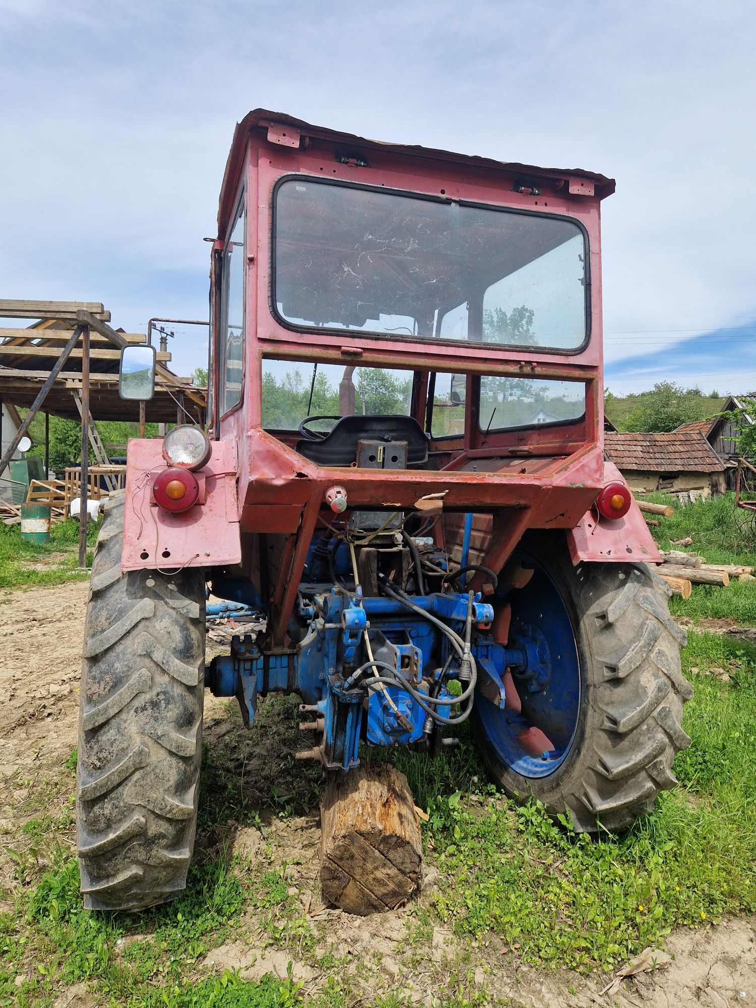 Vând Tractor U650