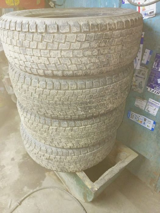 Продам Шины 225/65/17