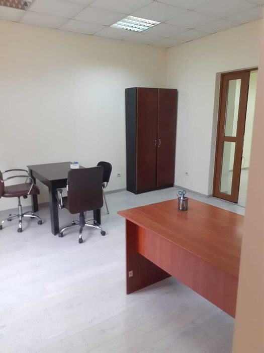 Închiriez spațiu pentru birouri pe Strada Primăriei