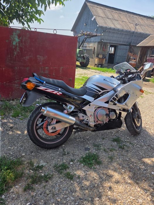 Vând Kawasaki ZZR